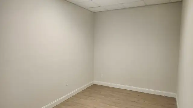 21489 Koop Dr Suite B thumbnail 5