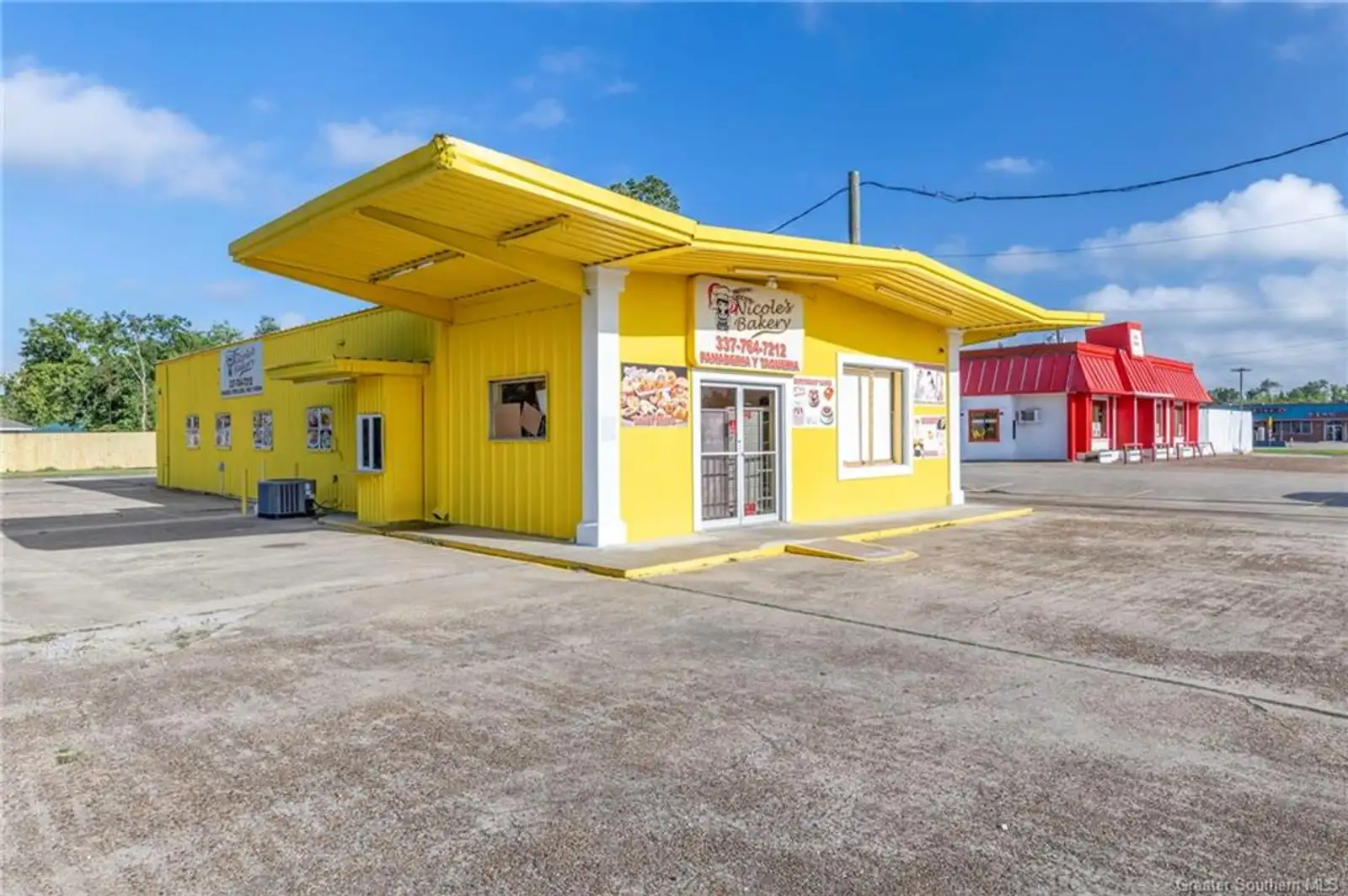 Functioning Restaurant for Sale image 6