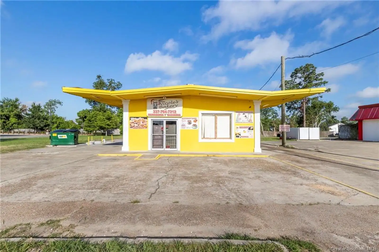 Functioning Restaurant for Sale image 3