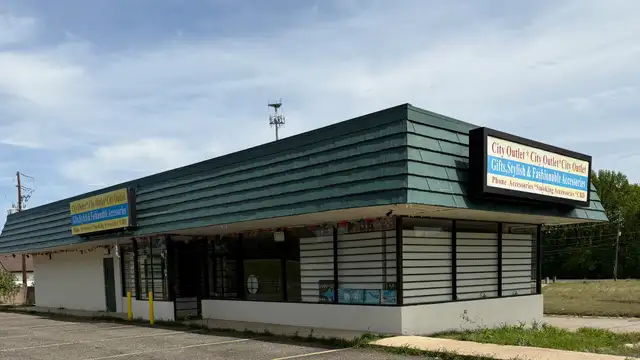 8913 Mansfield Rd thumbnail 3