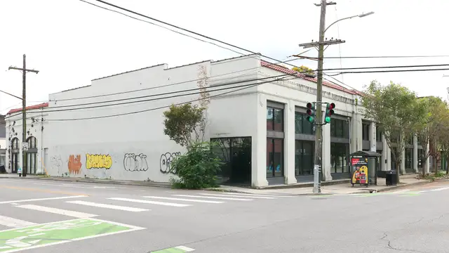 1504 Oretha Castle Haley Blvd. thumbnail 2