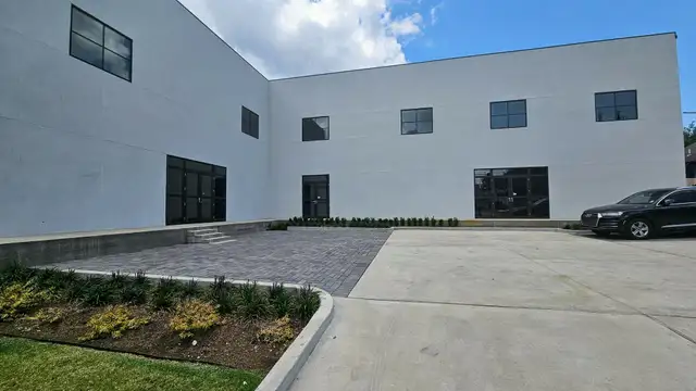 New Construction Retail Center thumbnail 2