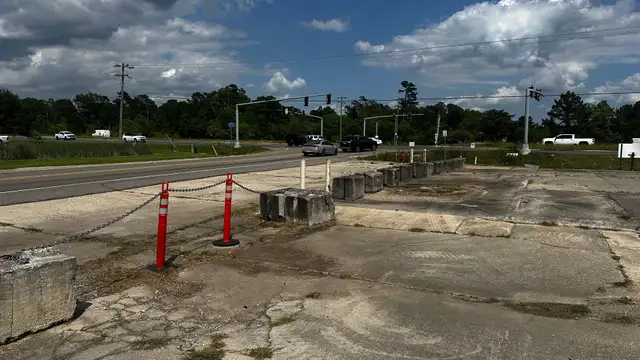 Hard Corner Lot For Sale thumbnail 2