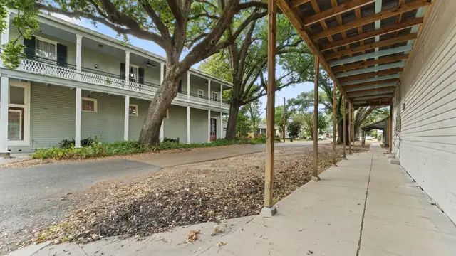 520 Railroad Ave thumbnail 5