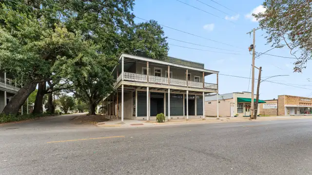 520 Railroad Ave thumbnail 2