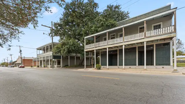 520 Railroad Ave thumbnail 3