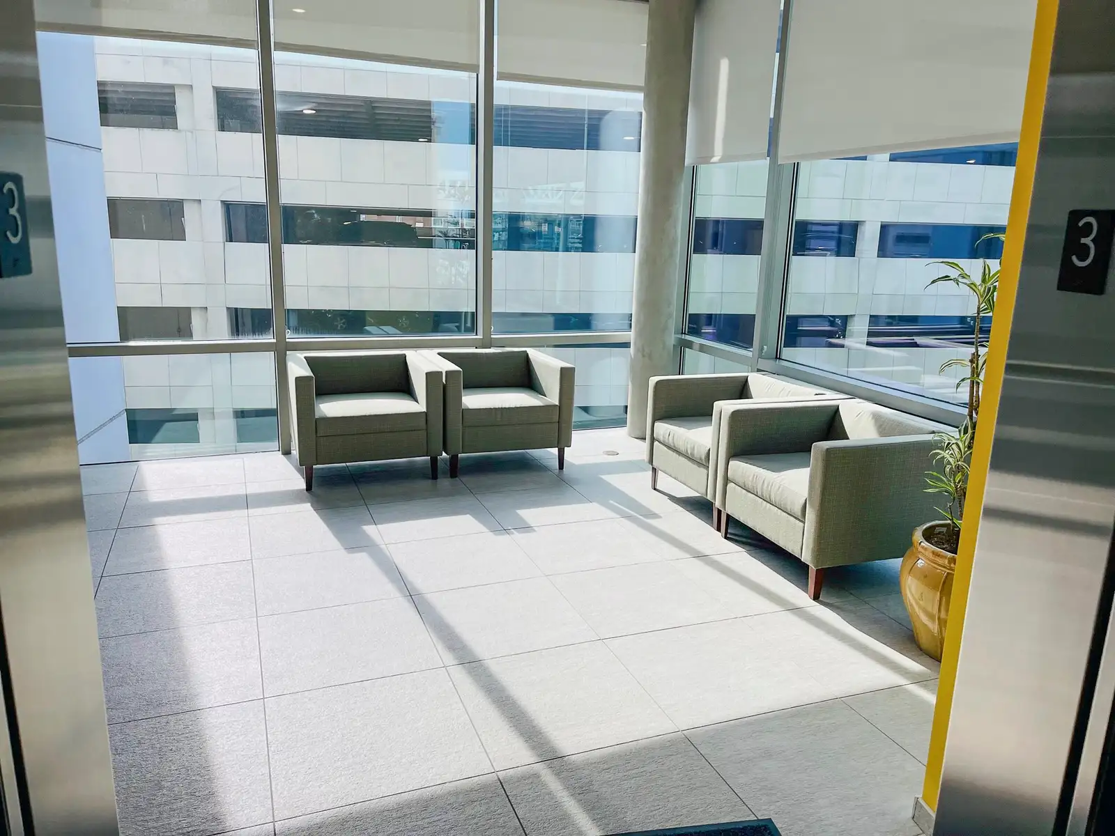 Office - Contemporary Office in BioDistrict