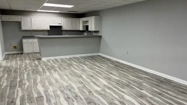 OWNER FINANCING AVAILABLE: Office/Warehouse Facility thumbnail 3