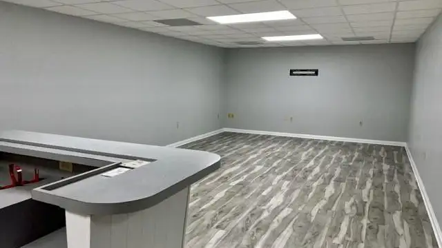 OWNER FINANCING AVAILABLE: Office/Warehouse Facility thumbnail 4