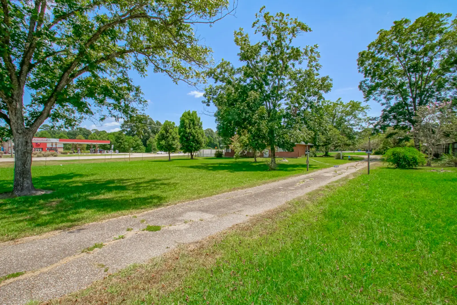 14690 Greenwell Springs Rd