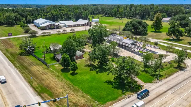 14690 Greenwell Springs Rd thumbnail 5