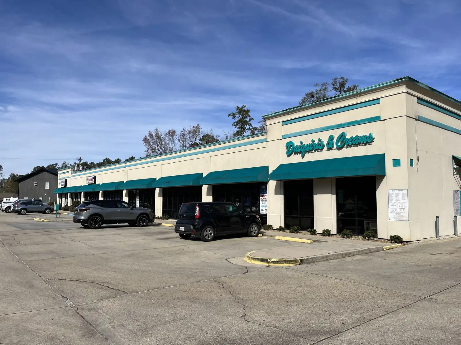 Retail Spaces In Strip Center With Daiquiris & Creams