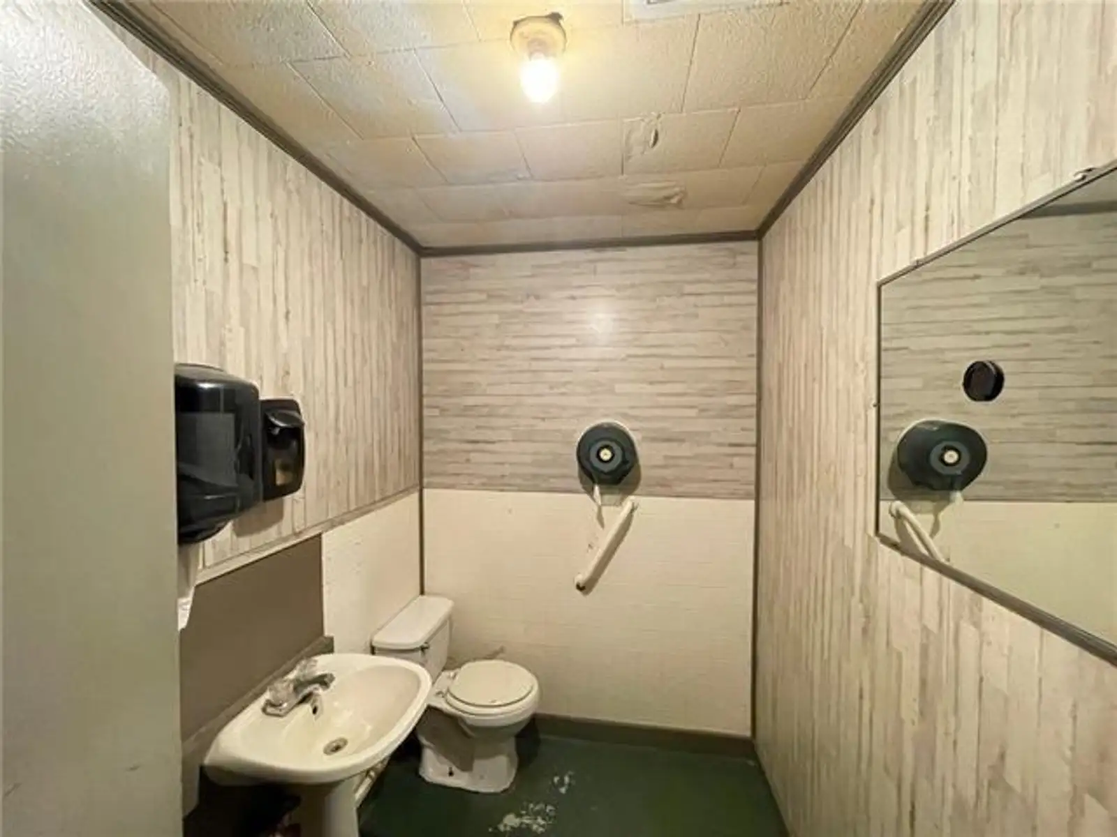 18056 Florida Blvd image 12