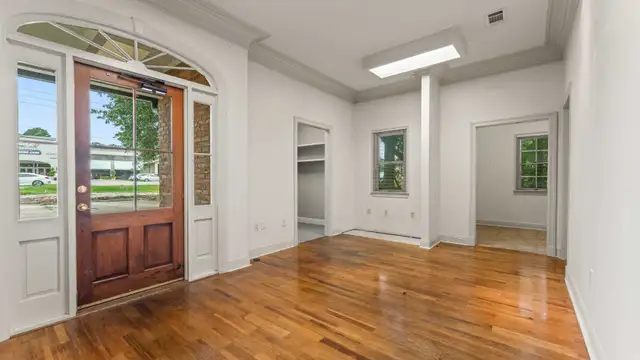 13687 Perkins Rd thumbnail 5