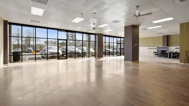 Covington Retail Space thumbnail 4