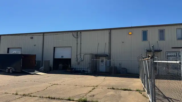Heath Plaza 2058 - 2068 E. Texas thumbnail 5