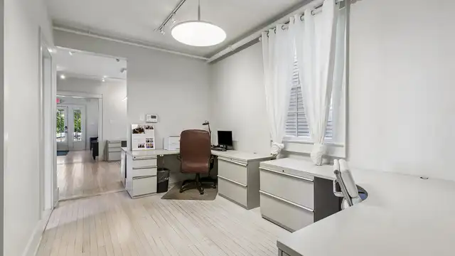 Uptown Commerical Condo For Sale thumbnail 4