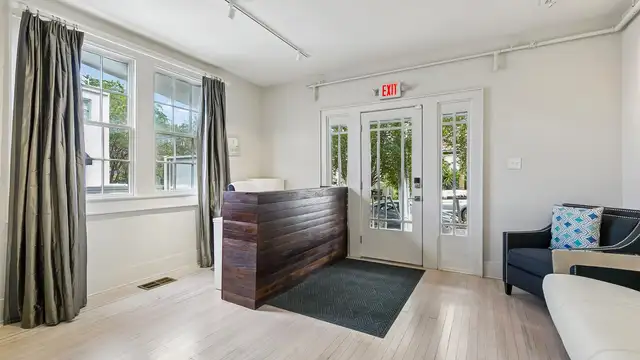 Uptown Commerical Condo For Sale thumbnail 2