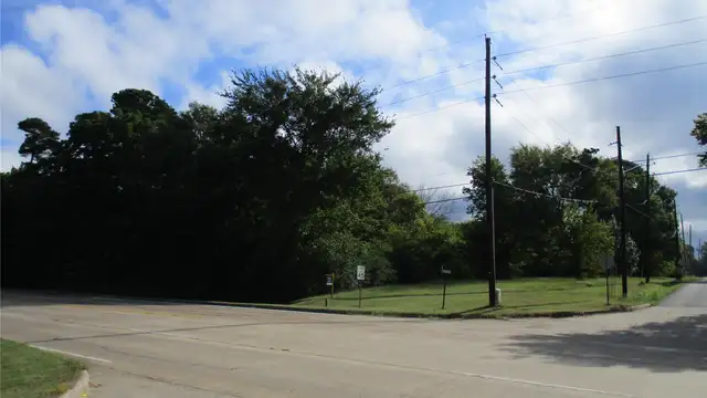 Benton Land thumbnail 2