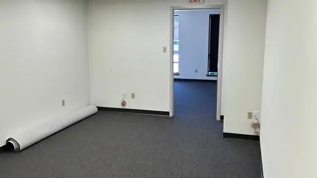 18 Commerce Ct thumbnail 3