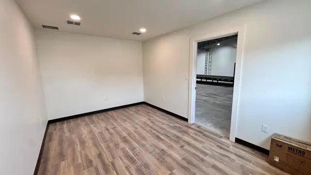 1010 Contractors Cir thumbnail 3
