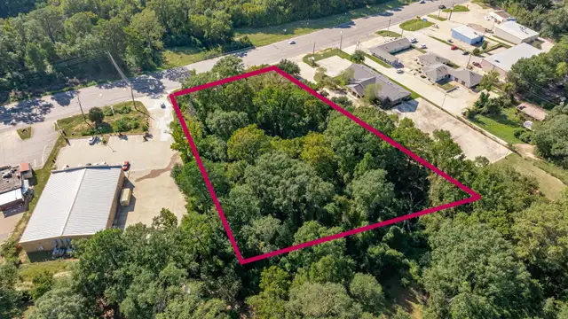 N S'port 2.3 acre Parcel between Dr Office & Dollar Store on Hwy 1 thumbnail 2