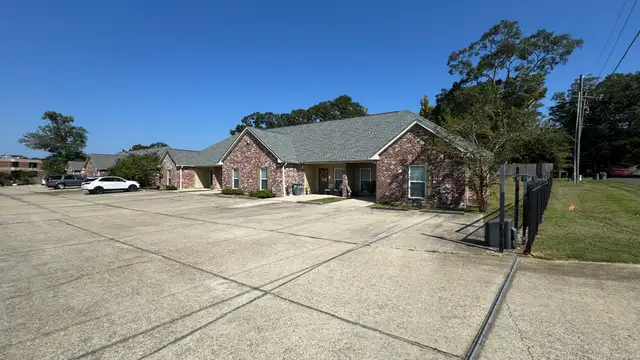 10212 and 10222 Oak Dr thumbnail 3