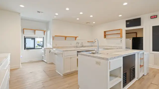 2627 Veterans Memorial Dr thumbnail 4