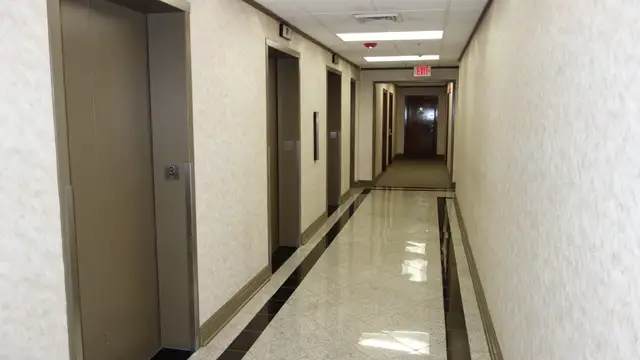 Regions Bank Building thumbnail 4