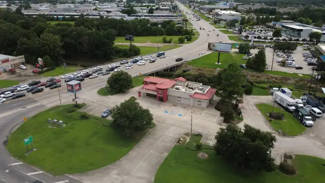 11310 Airline Hwy thumbnail 4