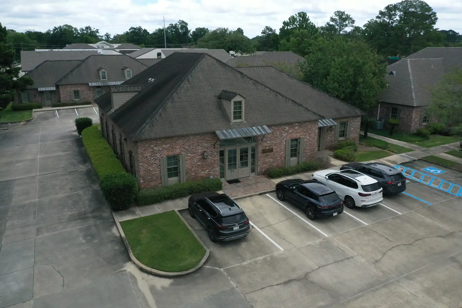 2161 Quail Run Dr image 2