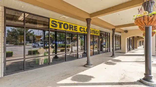 Suite A-B - Commercials Suites For Lease - 2668 Johnston St thumbnail 3