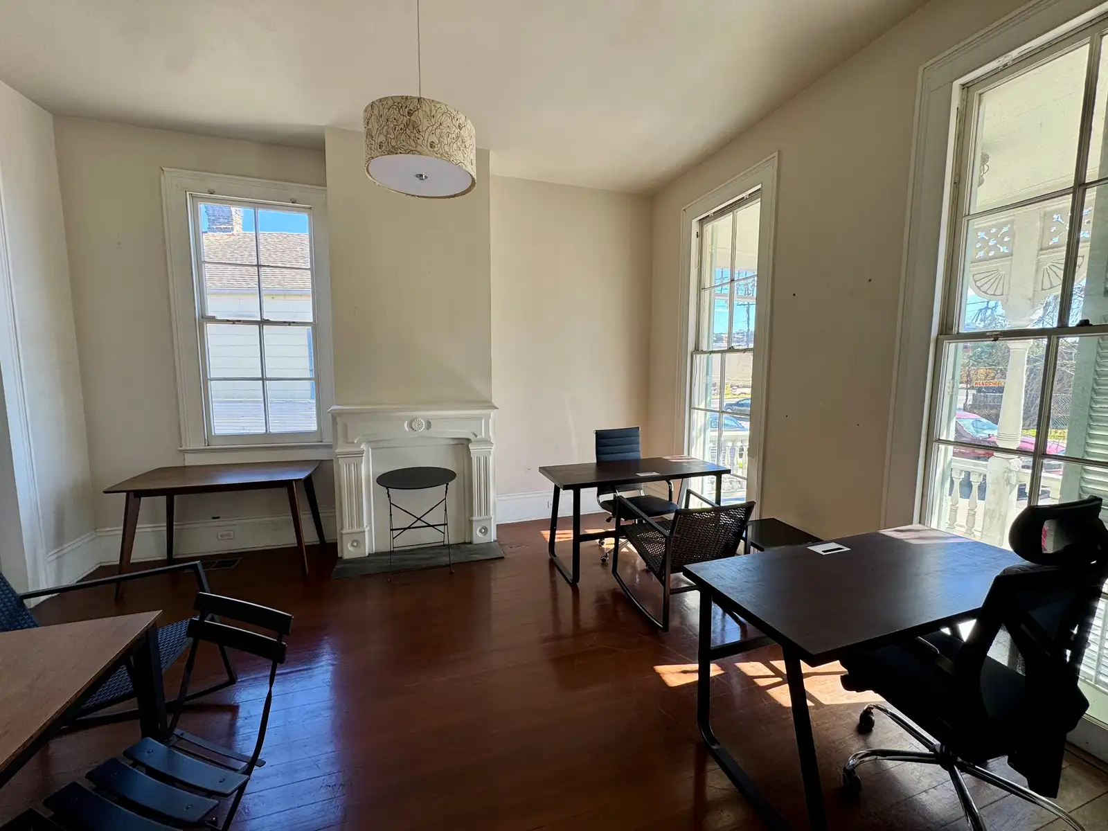 1st Floor (5521) - Uptown Office/Flex Space For Lease