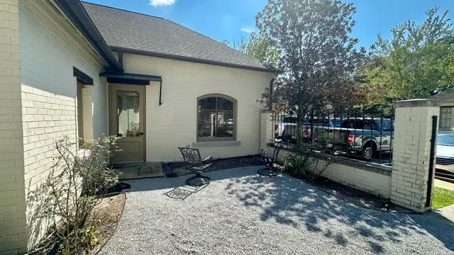 4880 Bluebonnet Blvd thumbnail 4