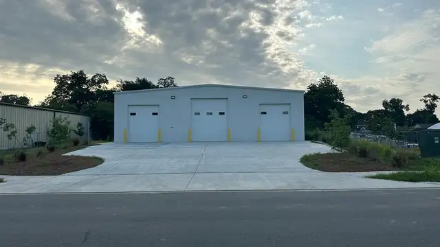 208 Toledo Dr thumbnail 4