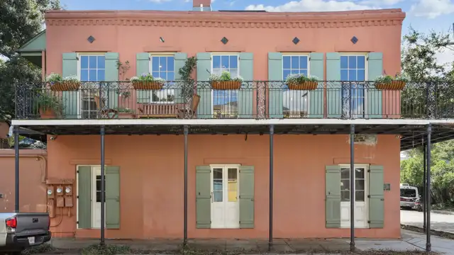 2406 Chartres St thumbnail 2