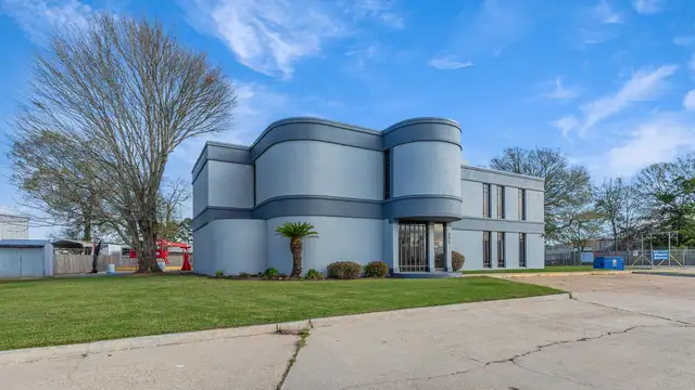 325 Industrial Pkwy thumbnail 3
