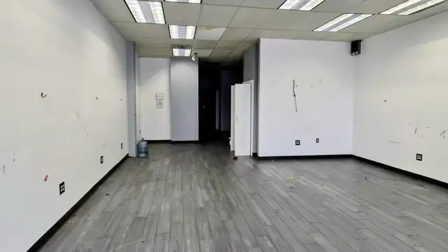 Suite 101 - Spacious Retail Unit in Gause Blvd Shopping Center thumbnail 2