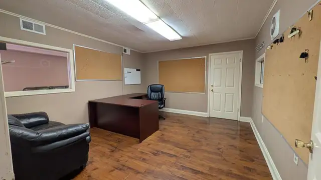 1038 Lee Rd thumbnail 3