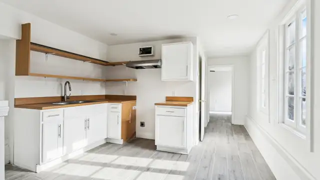 7-Unit Multi-Family Building thumbnail 5