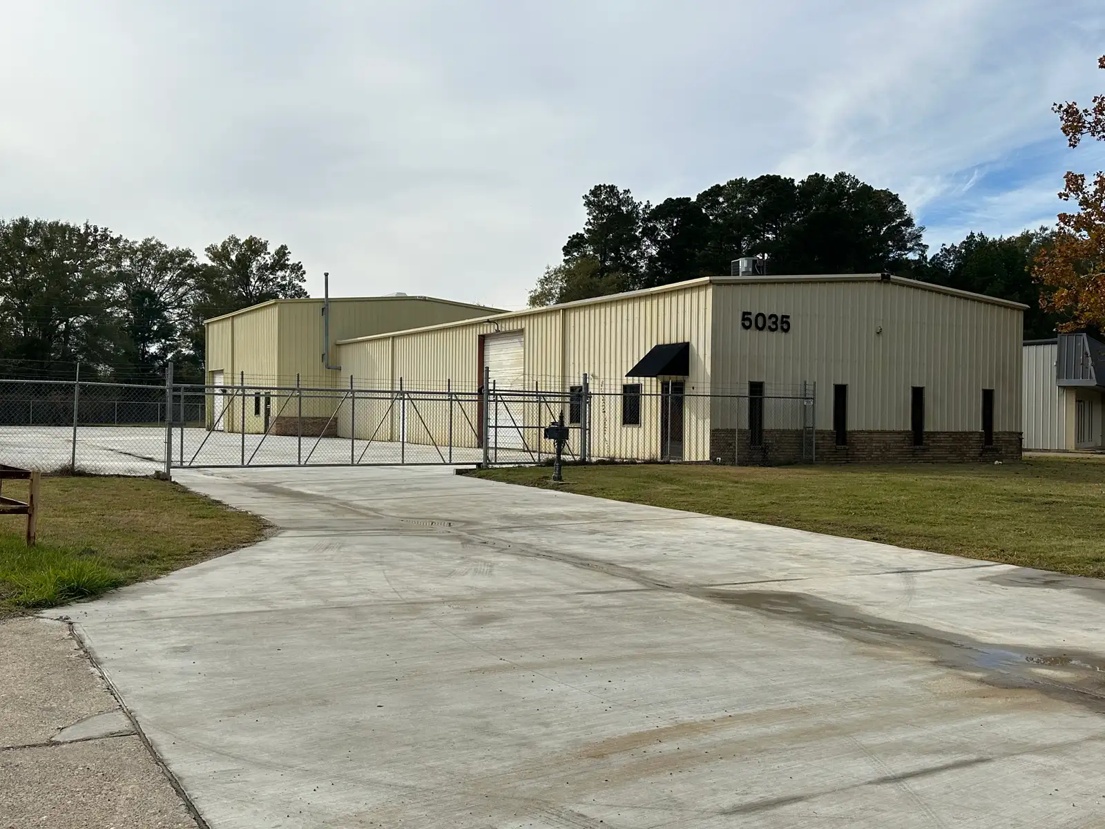 6500 sf Industrial Bldg FS/FL
