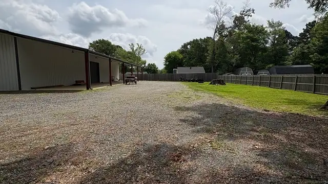 411 5th St (3 miles from Amazon Data Center) thumbnail 4