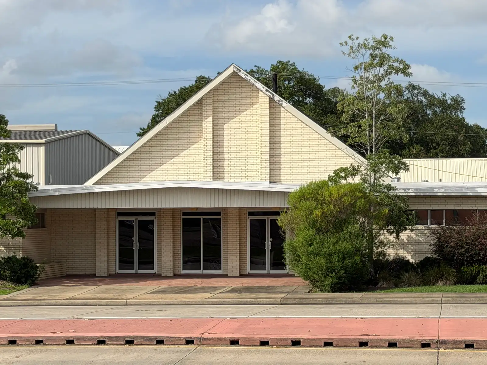 111 Camellia Blvd, Lafayette, LA 70503