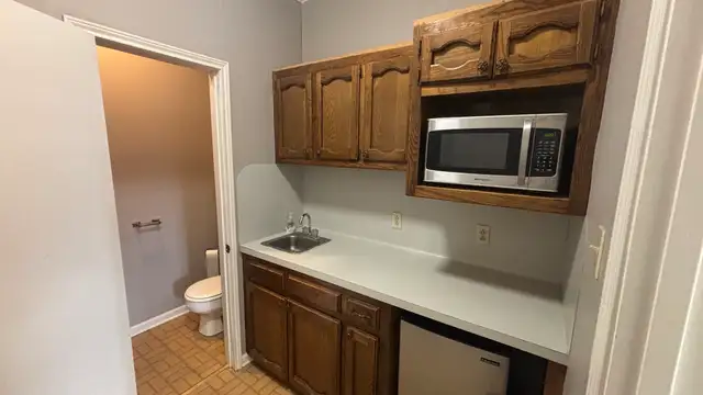 5515 Superior Dr. Suite B-2 thumbnail 3