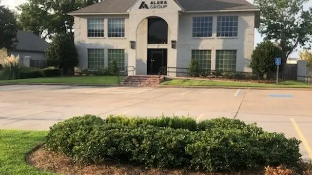 806 Brook Hollow Dr thumbnail 3