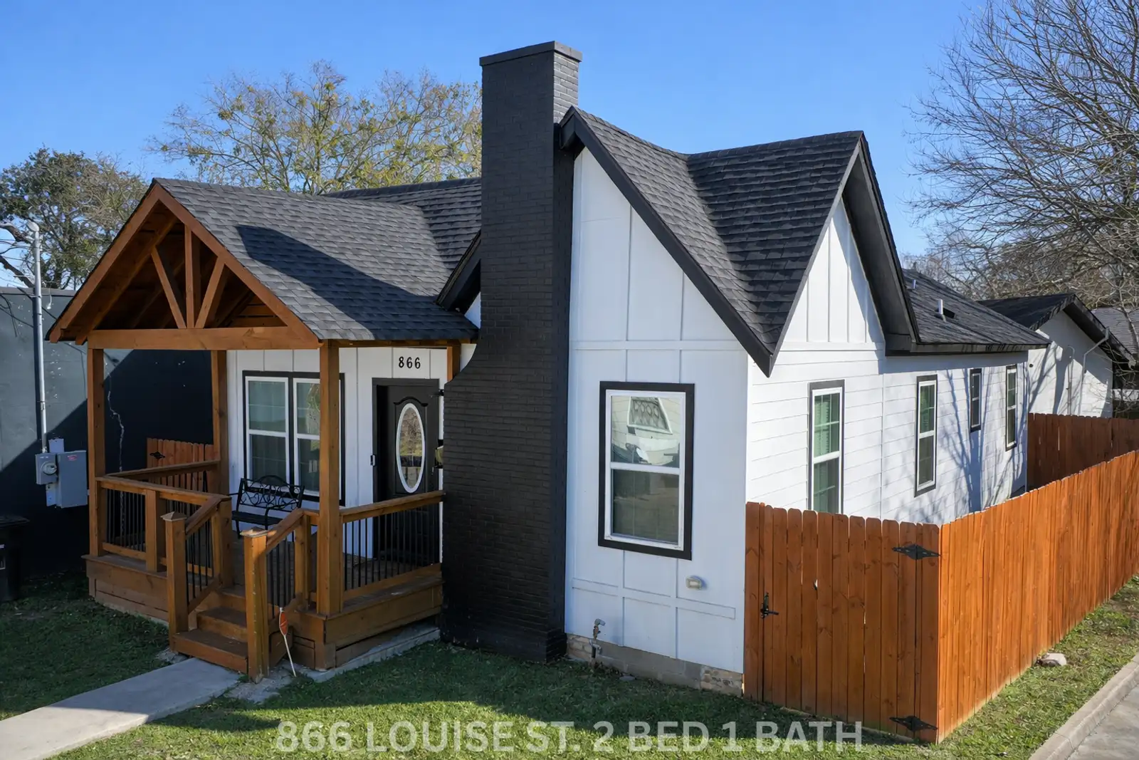 864/866 Louise St & 1520 Utah St