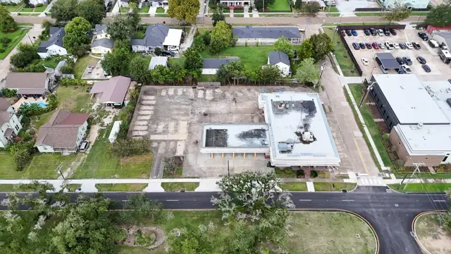 1100 Enterprise Blvd thumbnail 5