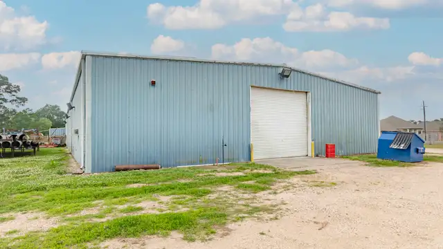 Interstate 10 Industrial with office thumbnail 4