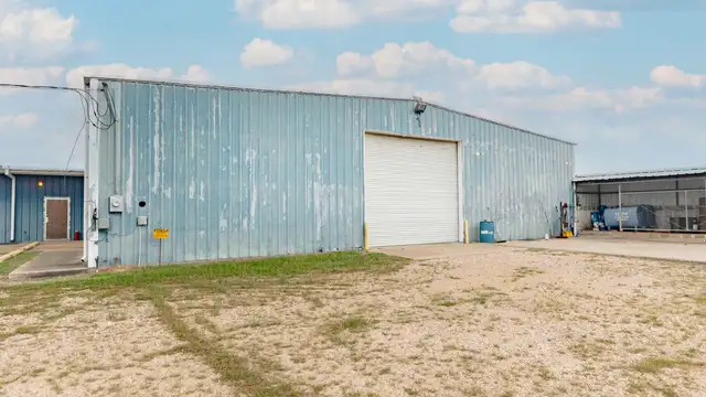 Interstate 10 Industrial with office thumbnail 5
