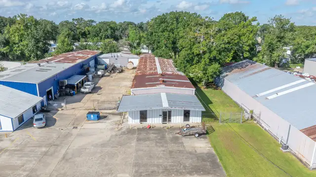 INVESTOR SPECIAL | +/- 20,000 SF INDUSTRIAL CAMPUS WITH I-10 ACCESS thumbnail 3